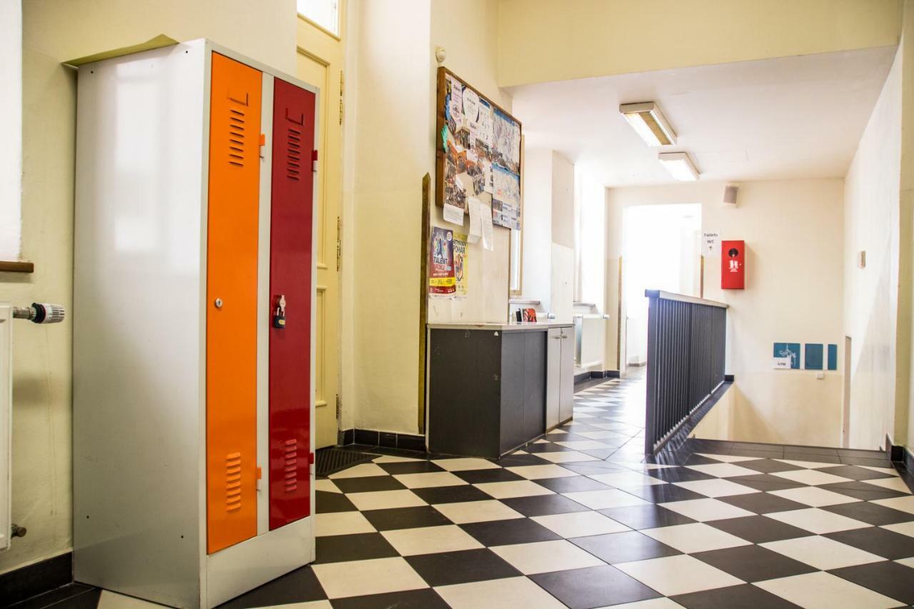 Hostel In School Prague Exterior photo